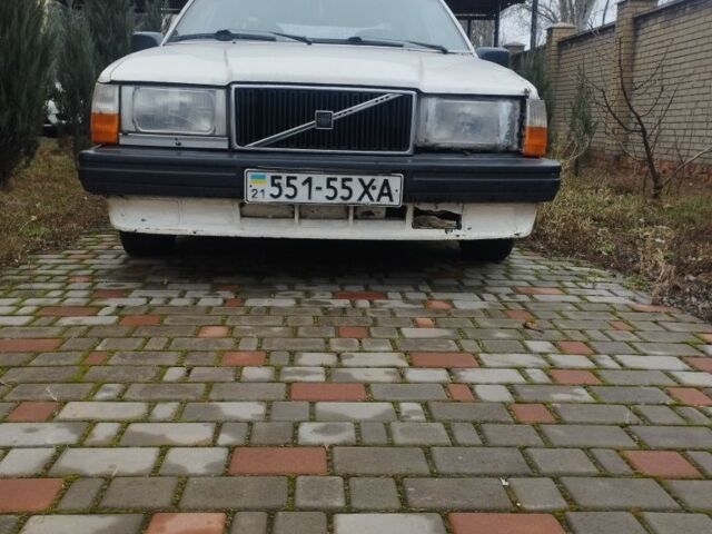 Белый Вольво 740, объемом двигателя 2.3 л и пробегом 350 тыс. км за 900 $, фото 2 на Automoto.ua