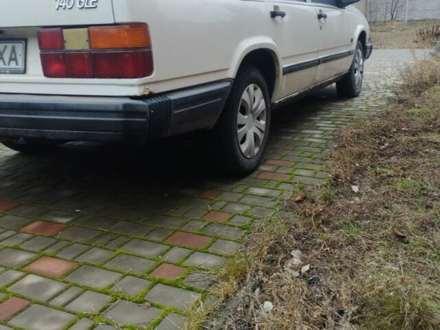 Белый Вольво 740, объемом двигателя 2.3 л и пробегом 350 тыс. км за 900 $, фото 6 на Automoto.ua