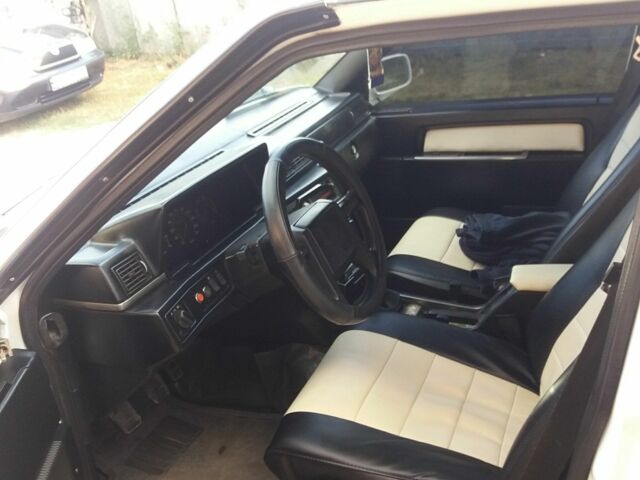 Білий Вольво 740, об'ємом двигуна 2.4 л та пробігом 20 тис. км за 5200 $, фото 4 на Automoto.ua