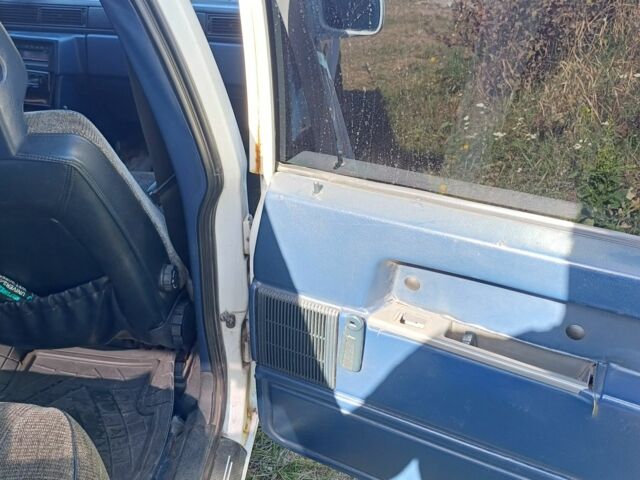 Белый Вольво 740, объемом двигателя 2.3 л и пробегом 10 тыс. км за 1300 $, фото 4 на Automoto.ua