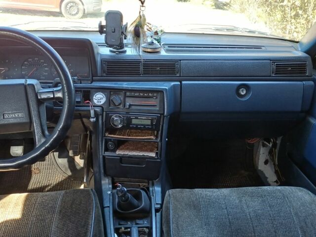 Белый Вольво 740, объемом двигателя 2.3 л и пробегом 10 тыс. км за 1300 $, фото 7 на Automoto.ua