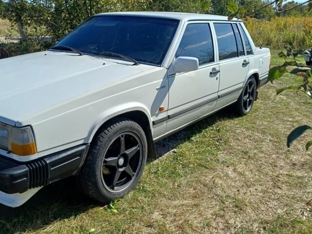 Белый Вольво 740, объемом двигателя 2.3 л и пробегом 10 тыс. км за 1300 $, фото 2 на Automoto.ua