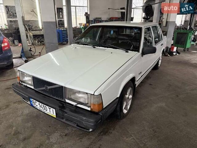 Білий Вольво 740, об'ємом двигуна 2.3 л та пробігом 422 тис. км за 2500 $, фото 7 на Automoto.ua