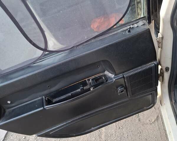 Белый Вольво 740, объемом двигателя 2.4 л и пробегом 380 тыс. км за 1000 $, фото 2 на Automoto.ua