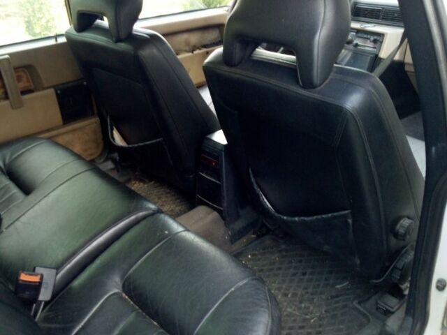 Белый Вольво 740, объемом двигателя 2 л и пробегом 250 тыс. км за 1942 $, фото 3 на Automoto.ua