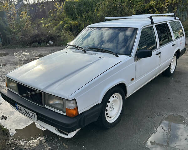 Белый Вольво 740, объемом двигателя 2.3 л и пробегом 280 тыс. км за 2000 $, фото 3 на Automoto.ua