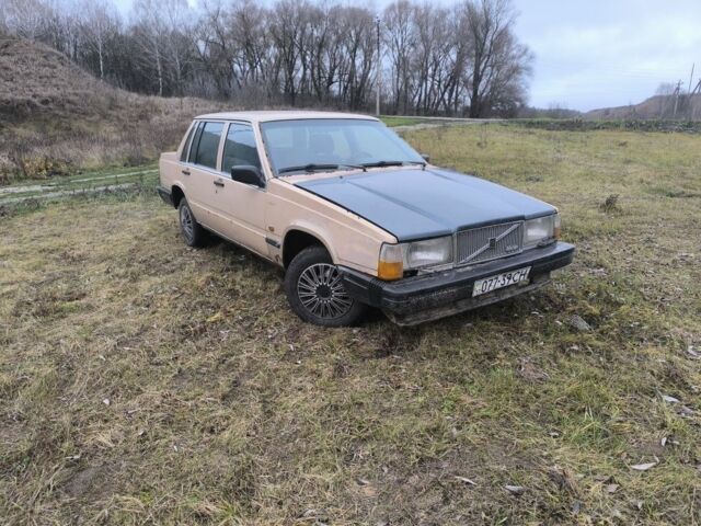 Бежевый Вольво 740, объемом двигателя 0 л и пробегом 400 тыс. км за 700 $, фото 1 на Automoto.ua