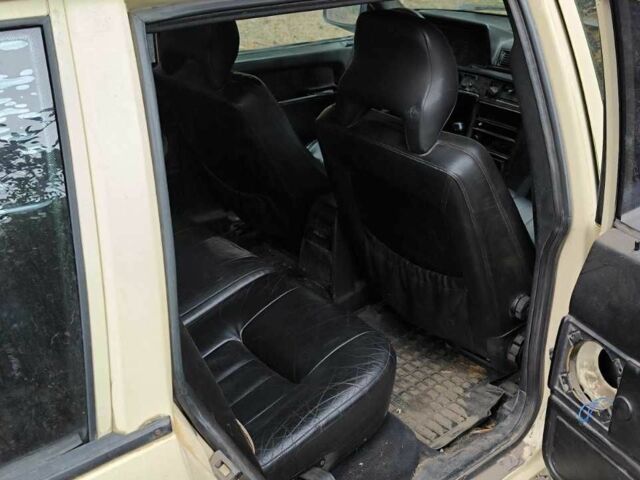 Бежевий Вольво 740, об'ємом двигуна 2.4 л та пробігом 340 тис. км за 1700 $, фото 6 на Automoto.ua