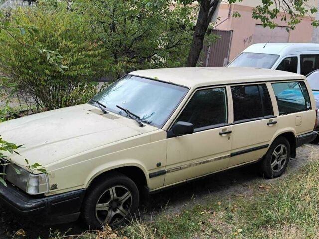 Бежевий Вольво 740, об'ємом двигуна 2.4 л та пробігом 340 тис. км за 1700 $, фото 1 на Automoto.ua