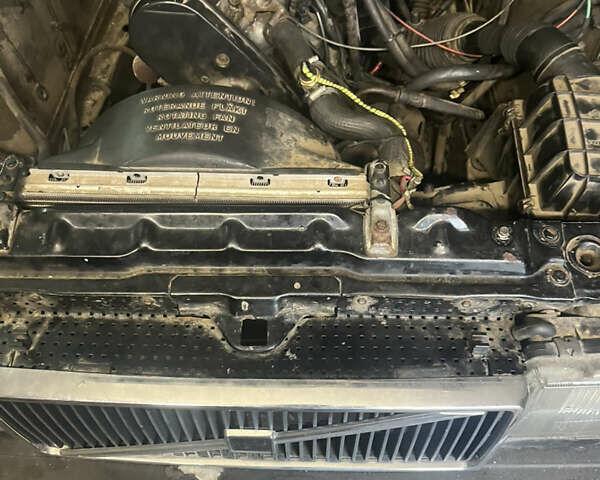 Черный Вольво 740, объемом двигателя 2.32 л и пробегом 250 тыс. км за 800 $, фото 2 на Automoto.ua