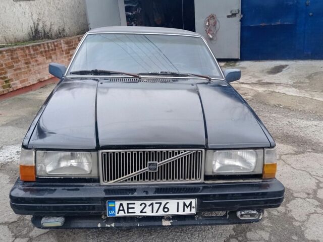 Черный Вольво 740, объемом двигателя 2.3 л и пробегом 144 тыс. км за 800 $, фото 2 на Automoto.ua