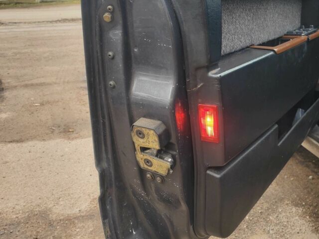 Черный Вольво 740, объемом двигателя 2.3 л и пробегом 306 тыс. км за 1900 $, фото 12 на Automoto.ua