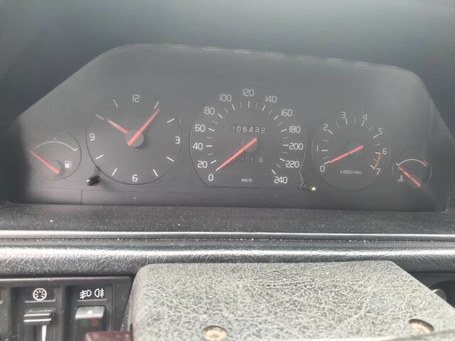 Черный Вольво 740, объемом двигателя 2.3 л и пробегом 306 тыс. км за 1900 $, фото 10 на Automoto.ua