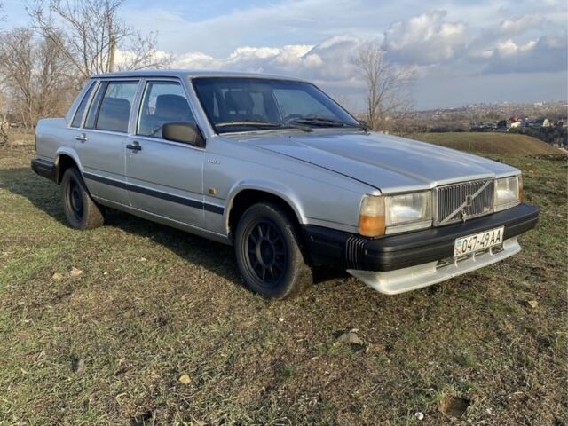 Серый Вольво 740, объемом двигателя 2.4 л и пробегом 360 тыс. км за 1500 $, фото 1 на Automoto.ua