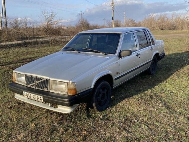 Серый Вольво 740, объемом двигателя 2.4 л и пробегом 360 тыс. км за 1500 $, фото 10 на Automoto.ua