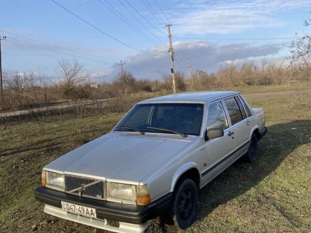 Серый Вольво 740, объемом двигателя 2.4 л и пробегом 360 тыс. км за 1500 $, фото 8 на Automoto.ua