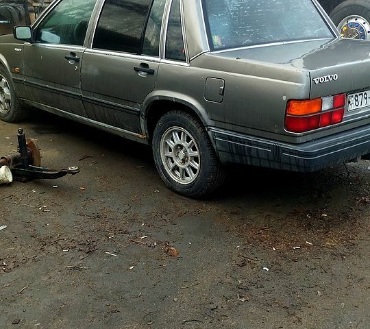 Серый Вольво 740, объемом двигателя 2.4 л и пробегом 0 тыс. км за 1800 $, фото 2 на Automoto.ua