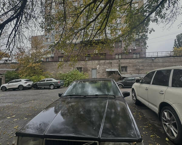 Сірий Вольво 740, об'ємом двигуна 2.4 л та пробігом 350 тис. км за 1700 $, фото 4 на Automoto.ua