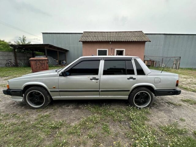 Серый Вольво 740, объемом двигателя 2.4 л и пробегом 400 тыс. км за 1200 $, фото 5 на Automoto.ua