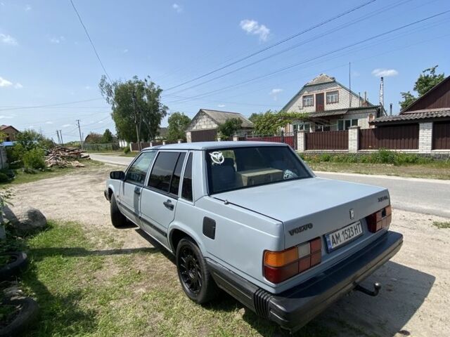 Серый Вольво 740, объемом двигателя 2.3 л и пробегом 500 тыс. км за 450 $, фото 5 на Automoto.ua