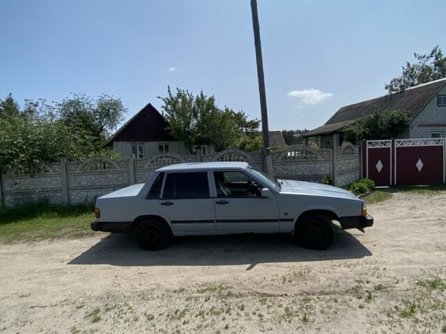 Серый Вольво 740, объемом двигателя 2.3 л и пробегом 500 тыс. км за 450 $, фото 1 на Automoto.ua