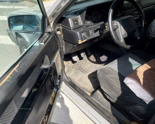 Сірий Вольво 740, об'ємом двигуна 2.38 л та пробігом 3 тис. км за 2900 $, фото 13 на Automoto.ua