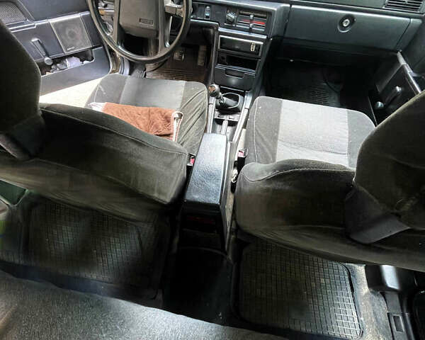 Сірий Вольво 740, об'ємом двигуна 2.38 л та пробігом 3 тис. км за 2900 $, фото 10 на Automoto.ua