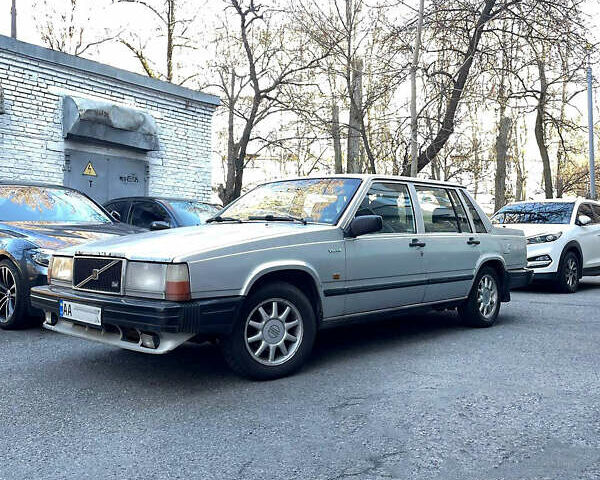 Сірий Вольво 740, об'ємом двигуна 2.38 л та пробігом 3 тис. км за 2900 $, фото 27 на Automoto.ua
