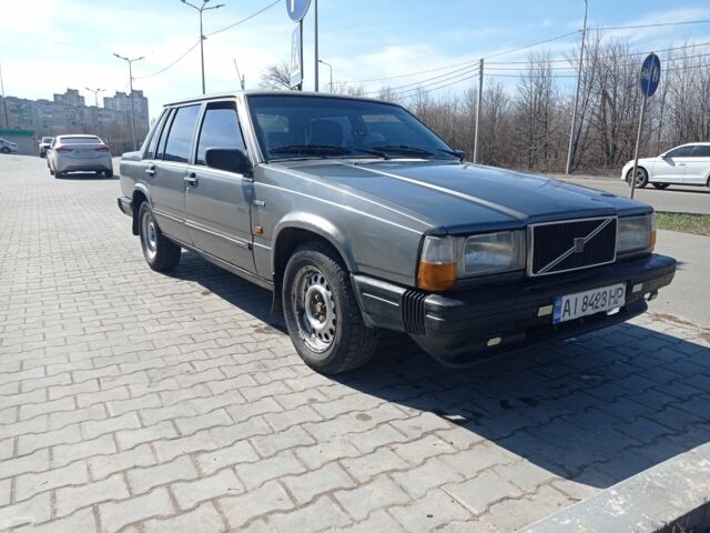 Серый Вольво 740, объемом двигателя 2.3 л и пробегом 300 тыс. км за 1499 $, фото 2 на Automoto.ua