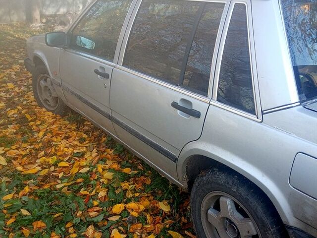 Сірий Вольво 740, об'ємом двигуна 2.4 л та пробігом 640 тис. км за 1000 $, фото 1 на Automoto.ua