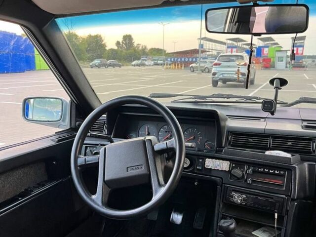 Серый Вольво 740, объемом двигателя 2.3 л и пробегом 300 тыс. км за 2200 $, фото 7 на Automoto.ua