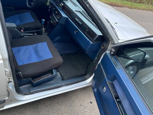 Серый Вольво 740, объемом двигателя 2.3 л и пробегом 400 тыс. км за 1300 $, фото 7 на Automoto.ua