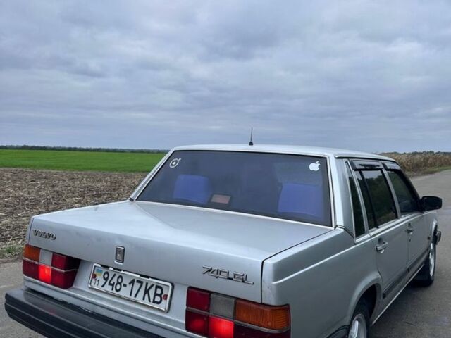 Серый Вольво 740, объемом двигателя 2.3 л и пробегом 400 тыс. км за 1300 $, фото 2 на Automoto.ua