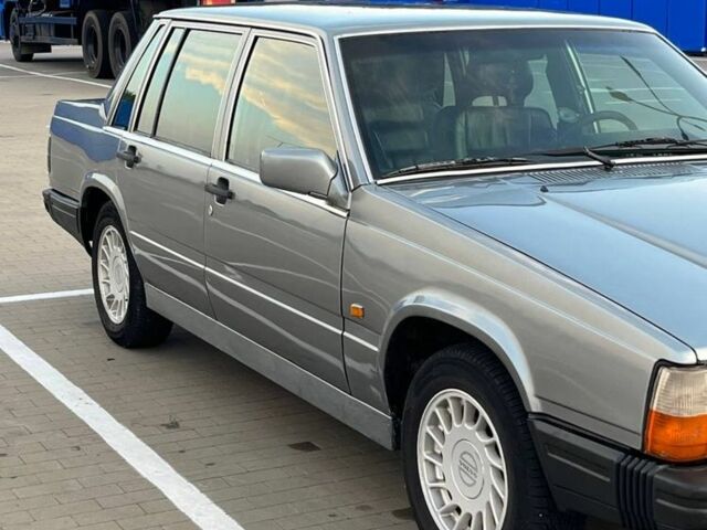 Серый Вольво 740, объемом двигателя 2.3 л и пробегом 300 тыс. км за 2200 $, фото 2 на Automoto.ua