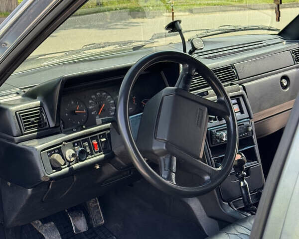 Сірий Вольво 740, об'ємом двигуна 2.32 л та пробігом 370 тис. км за 2200 $, фото 10 на Automoto.ua