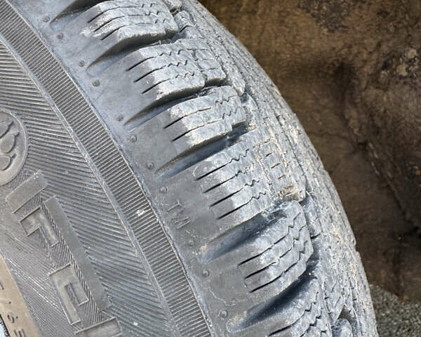 Сірий Вольво 740, об'ємом двигуна 2.32 л та пробігом 370 тис. км за 2200 $, фото 18 на Automoto.ua