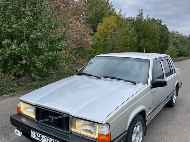 Серый Вольво 740, объемом двигателя 2.3 л и пробегом 400 тыс. км за 1300 $, фото 1 на Automoto.ua