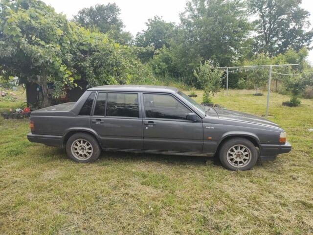 Сірий Вольво 740, об'ємом двигуна 2 л та пробігом 400 тис. км за 1900 $, фото 4 на Automoto.ua