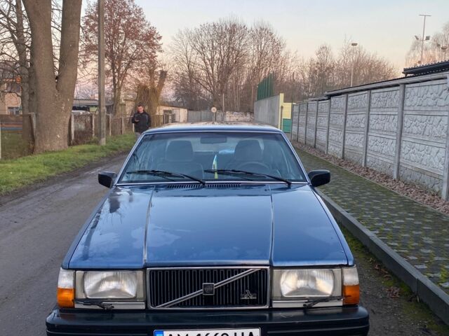 Синий Вольво 740, объемом двигателя 2.3 л и пробегом 340 тыс. км за 1421 $, фото 4 на Automoto.ua