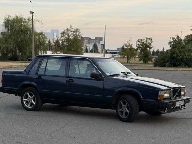 Синий Вольво 740, объемом двигателя 2 л и пробегом 777 тыс. км за 772 $, фото 9 на Automoto.ua