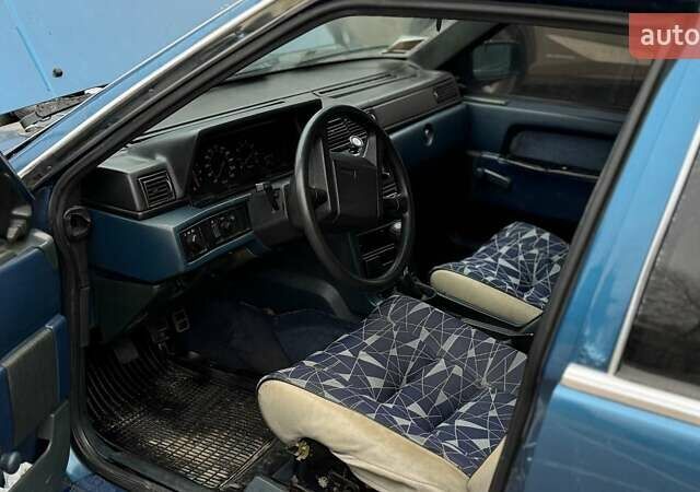 Синій Вольво 740, об'ємом двигуна 2.32 л та пробігом 384 тис. км за 1500 $, фото 7 на Automoto.ua