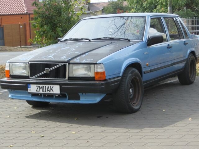 Синий Вольво 740, объемом двигателя 2.3 л и пробегом 1 тыс. км за 1700 $, фото 2 на Automoto.ua