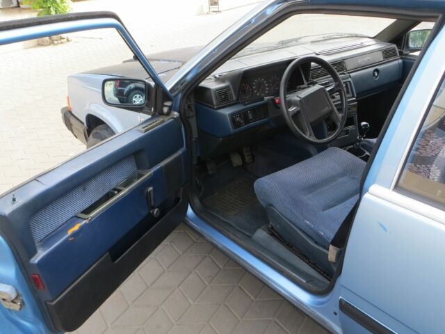 Синий Вольво 740, объемом двигателя 2.3 л и пробегом 1 тыс. км за 1700 $, фото 7 на Automoto.ua