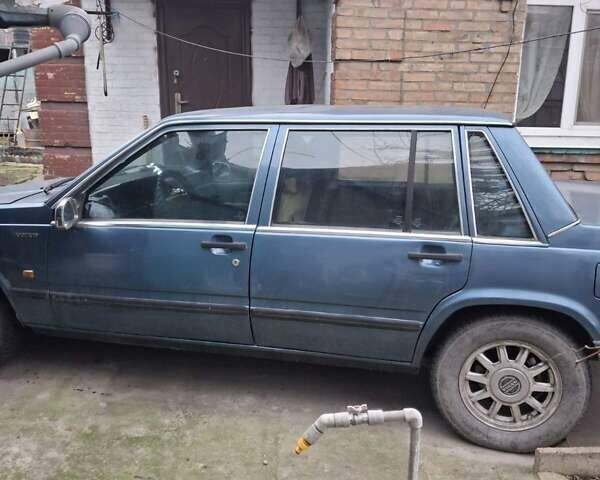 Синий Вольво 740, объемом двигателя 2.4 л и пробегом 5 тыс. км за 4000 $, фото 7 на Automoto.ua
