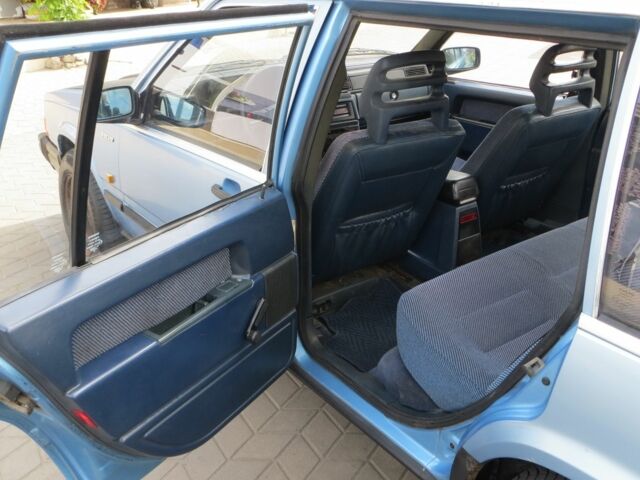 Синий Вольво 740, объемом двигателя 2.3 л и пробегом 1 тыс. км за 1700 $, фото 9 на Automoto.ua