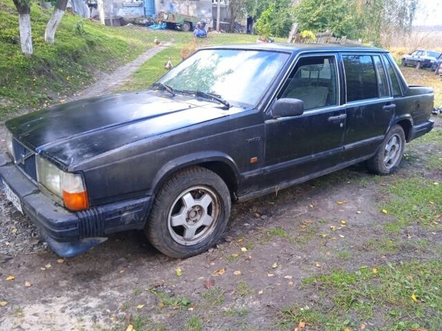 Синій Вольво 740, об'ємом двигуна 2 л та пробігом 345 тис. км за 700 $, фото 1 на Automoto.ua