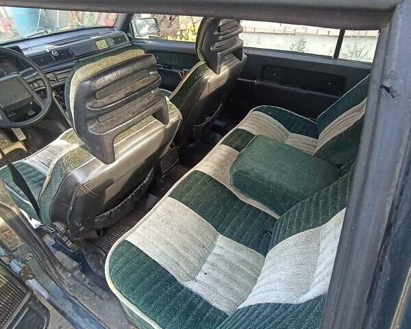 Синий Вольво 740, объемом двигателя 2.3 л и пробегом 630 тыс. км за 950 $, фото 6 на Automoto.ua