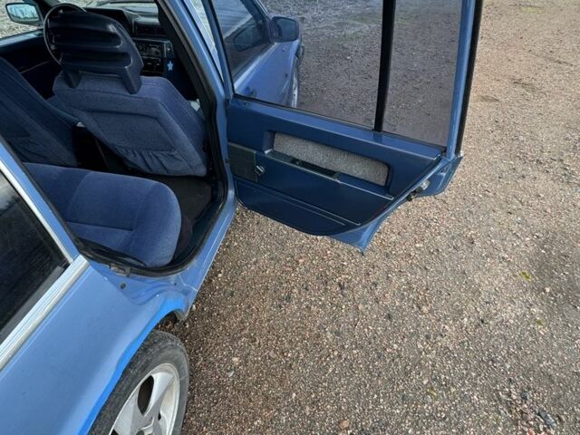 Синий Вольво 740, объемом двигателя 2 л и пробегом 350 тыс. км за 1350 $, фото 10 на Automoto.ua