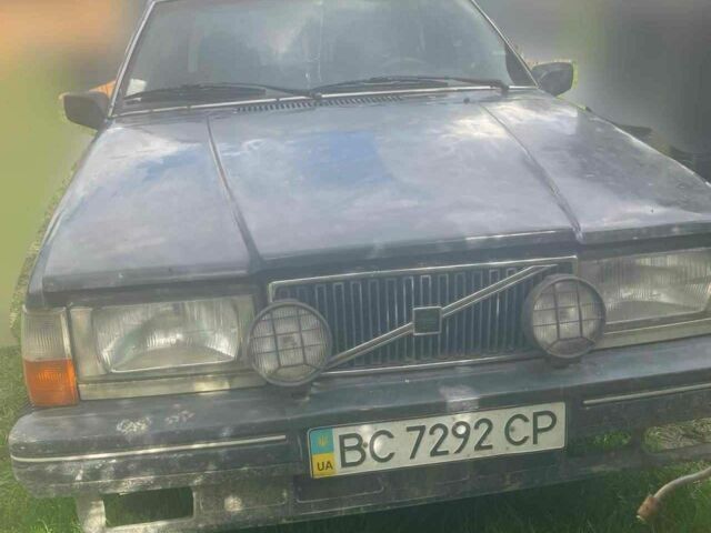 Синий Вольво 740, объемом двигателя 2.4 л и пробегом 450 тыс. км за 900 $, фото 1 на Automoto.ua