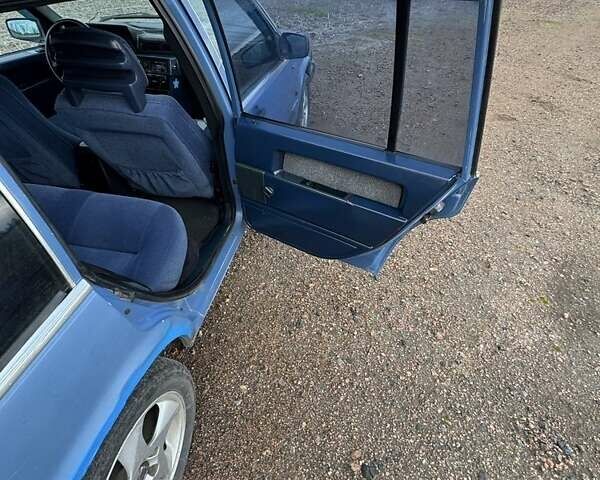 Синий Вольво 740, объемом двигателя 2 л и пробегом 350 тыс. км за 1350 $, фото 9 на Automoto.ua